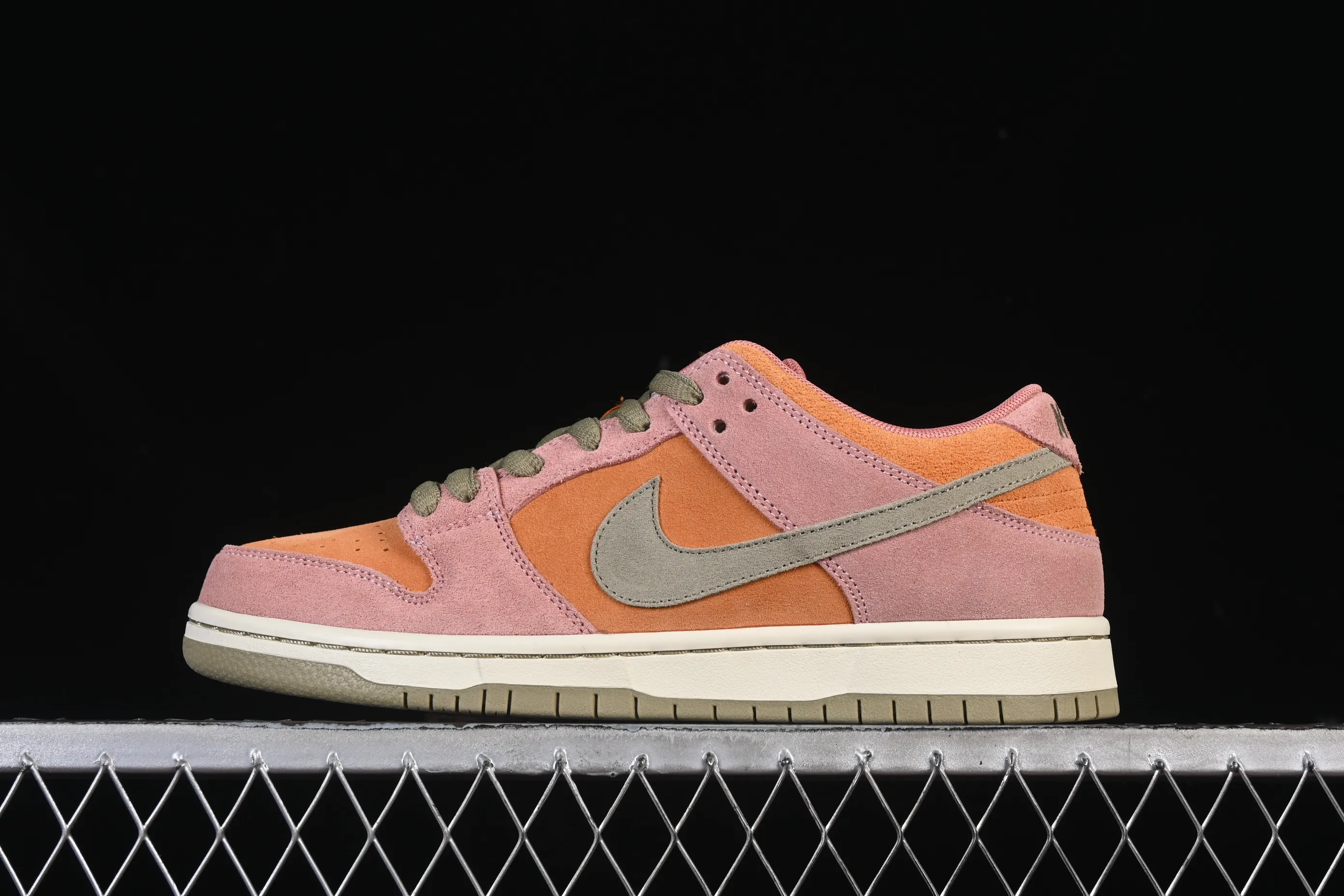All Categories Nk SB Dunk Series Nk SB Dunk Low Low-top sneakers Nike SB Dunk Low "Red Stardust" Stardust powder Low-top casual sneakers HJ4135-600